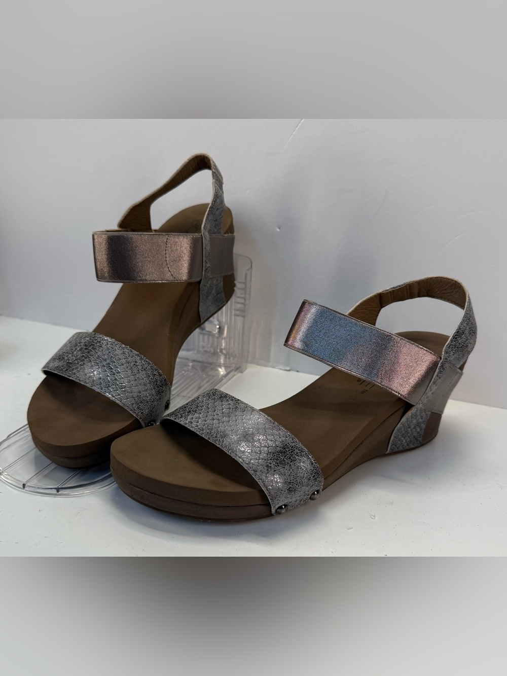 Boutique by Corkys Bandit Women's Iridescent Pewter Wedge Sandals size 11